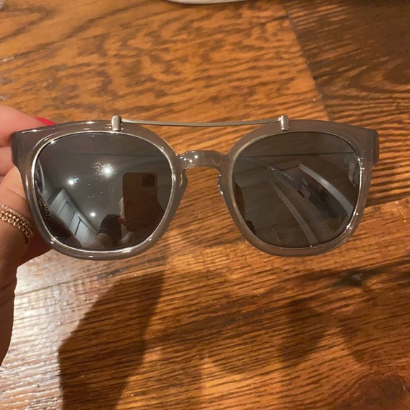 Lightly worn Tory Burch Metal Brow Sunglasses - Picture 3 of 3